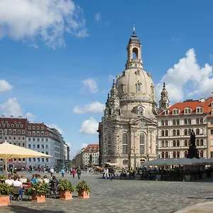 Grosses Im Zentrum Von Dresden, 2 Schlafzimmer, 2 Baeder, Balkon , Dresden Duitsland